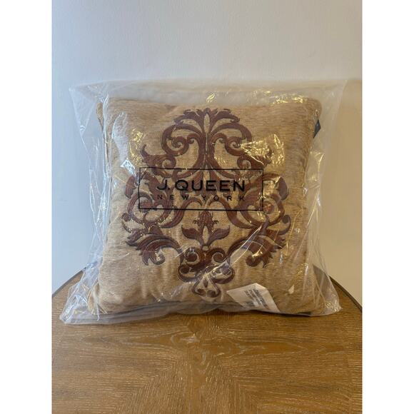 J Queen New York Luciana 18” Decorative Throw Pillow Beige Damask NEW - Picture 3 of 4